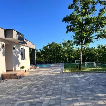 Villa Luxury Grey *